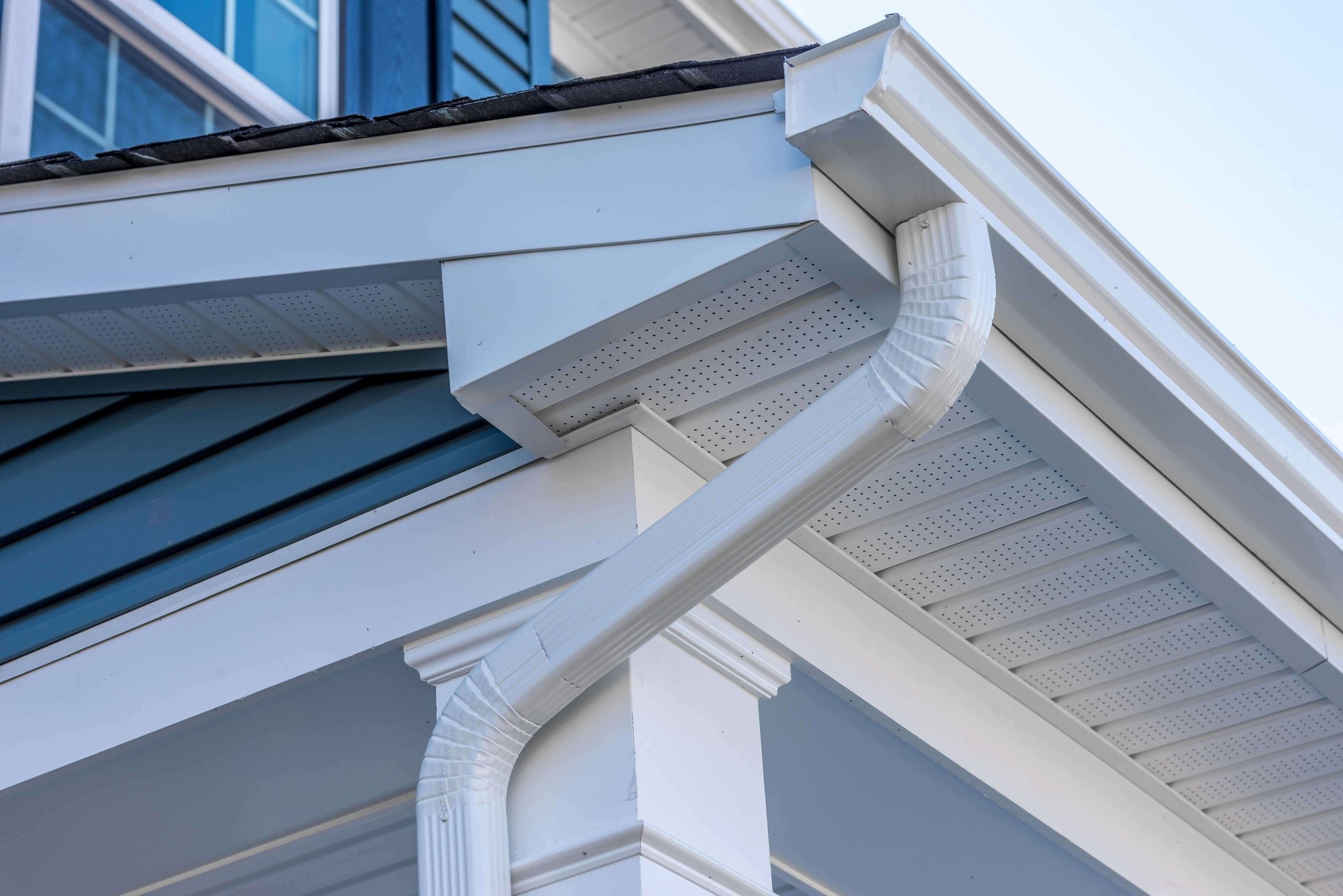 Cheap and durable vinyl gutters installation in Panama City